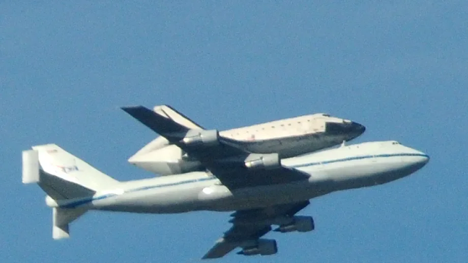 Space Shuttle Endeavor 