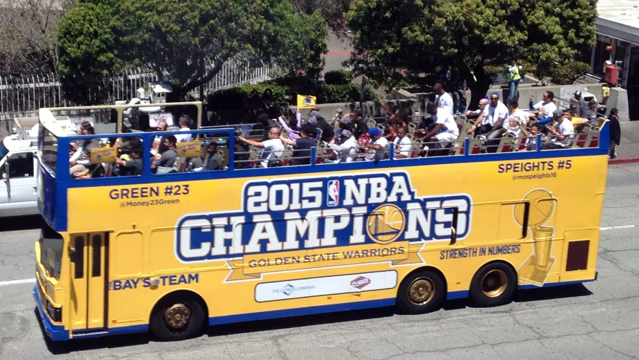 Post-rally, the procession of floats and buses made its way past the MetroCenter, sans the Warriors’ players who were the focal point of the parade earlier in the day. 