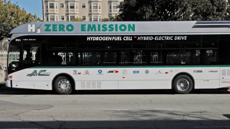 AC Transit zero-emissions bus.
