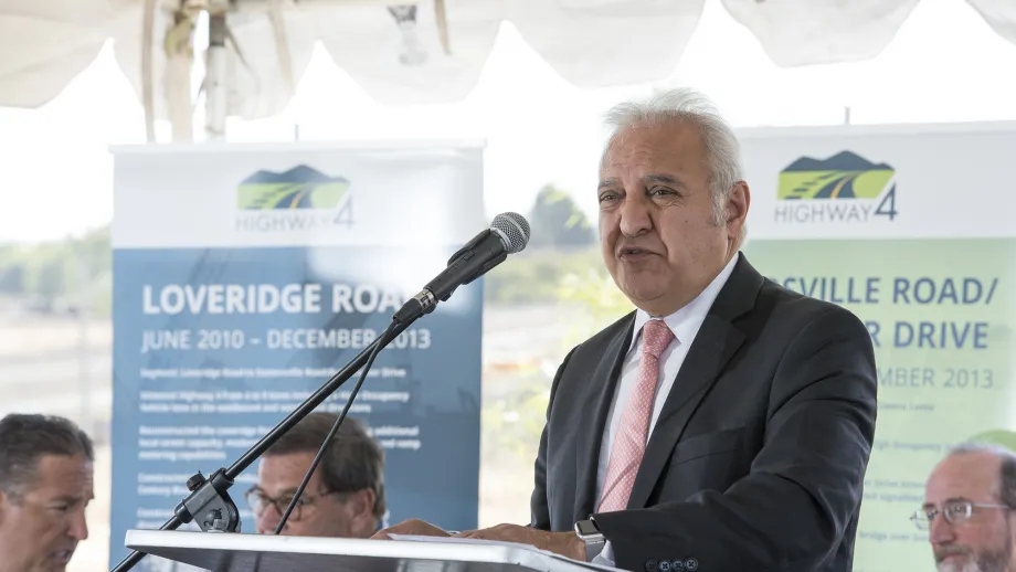 Bijan Sartipi, MTC Commissioner and Caltrans District 4 Director, speaks at the event